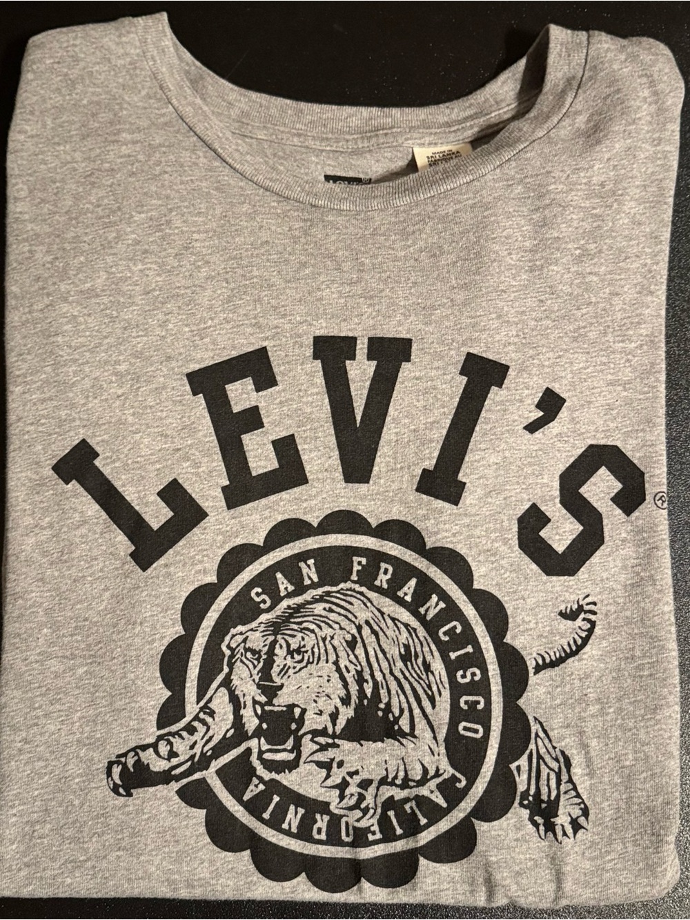 Levi's Gray Short Sleeve Tee with Black Graphic Tiger